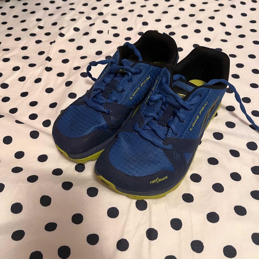 Kids Altra Lone Peaks size 2
